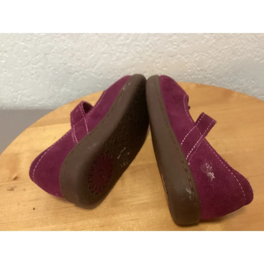 UGG Mary Jane Shoes Kids‎ Size 7 Magenta Purple Suede Shearling Flower Applique